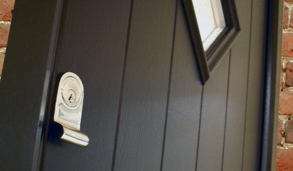 black-composite-entrance-door-solidor